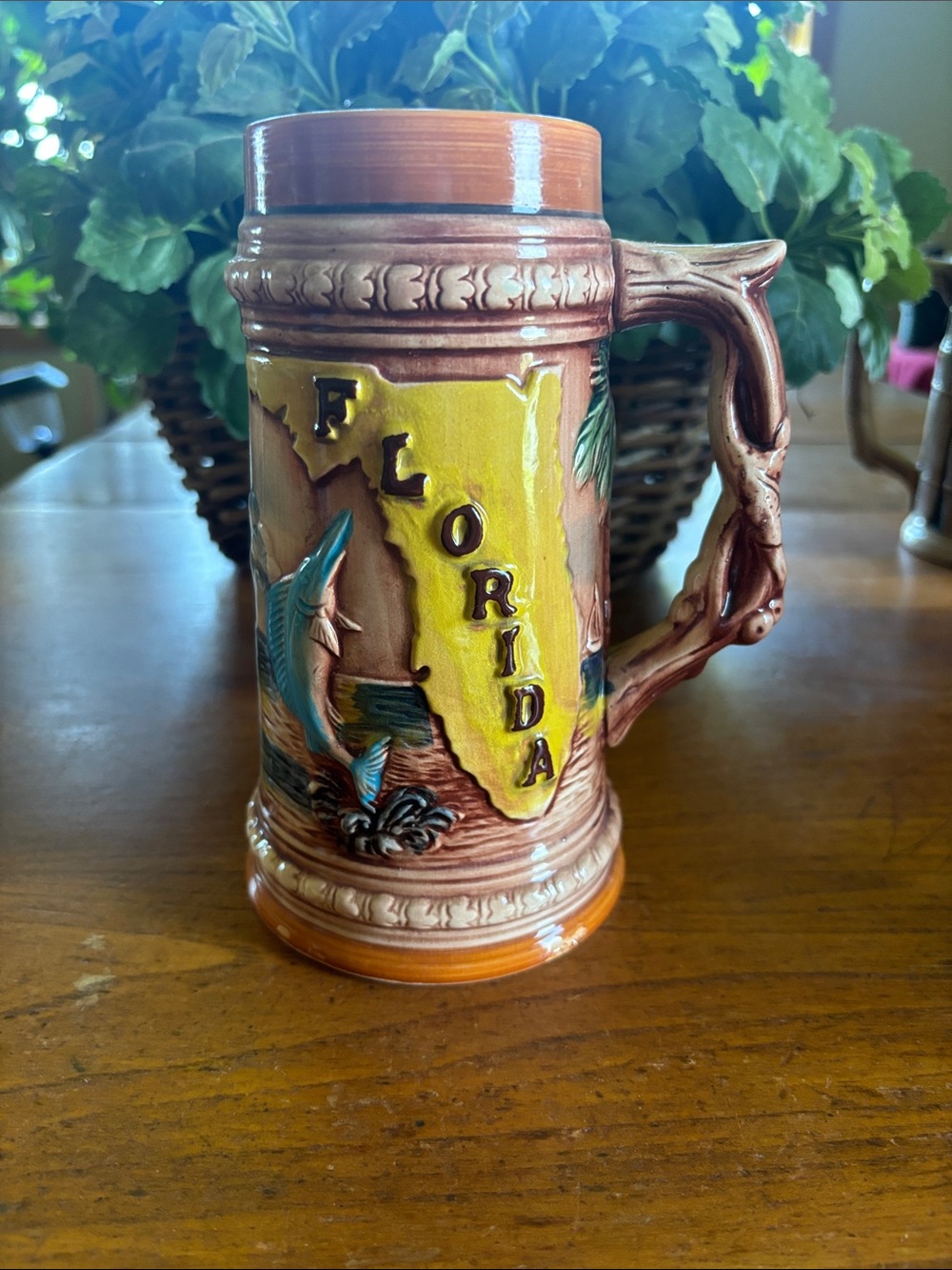 Vintage kitschy Florida souvenir ceramic yellow map swordfish flamingo beer mug